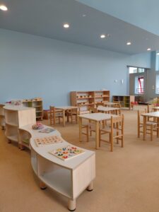 Nuovi spazi interni allestiti per la Casa dei Bambini Montessori.